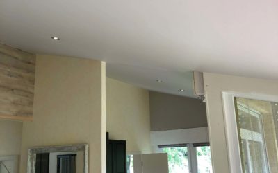 Installation de plafond tendu à Metz : blanc mat, satiné ou brillant ?