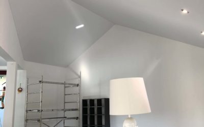 Mise en lumière : intégrer des spots dans votre plafond tendu à Metz