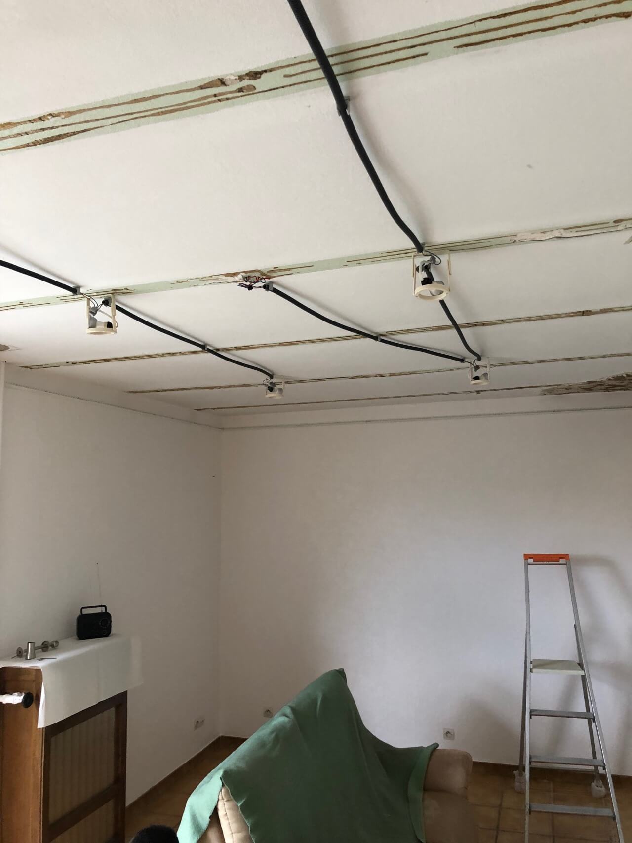 Installation de plafond tendu en Meurthe-et-Moselle : impact sur l'efficacité énergétique de votre maison